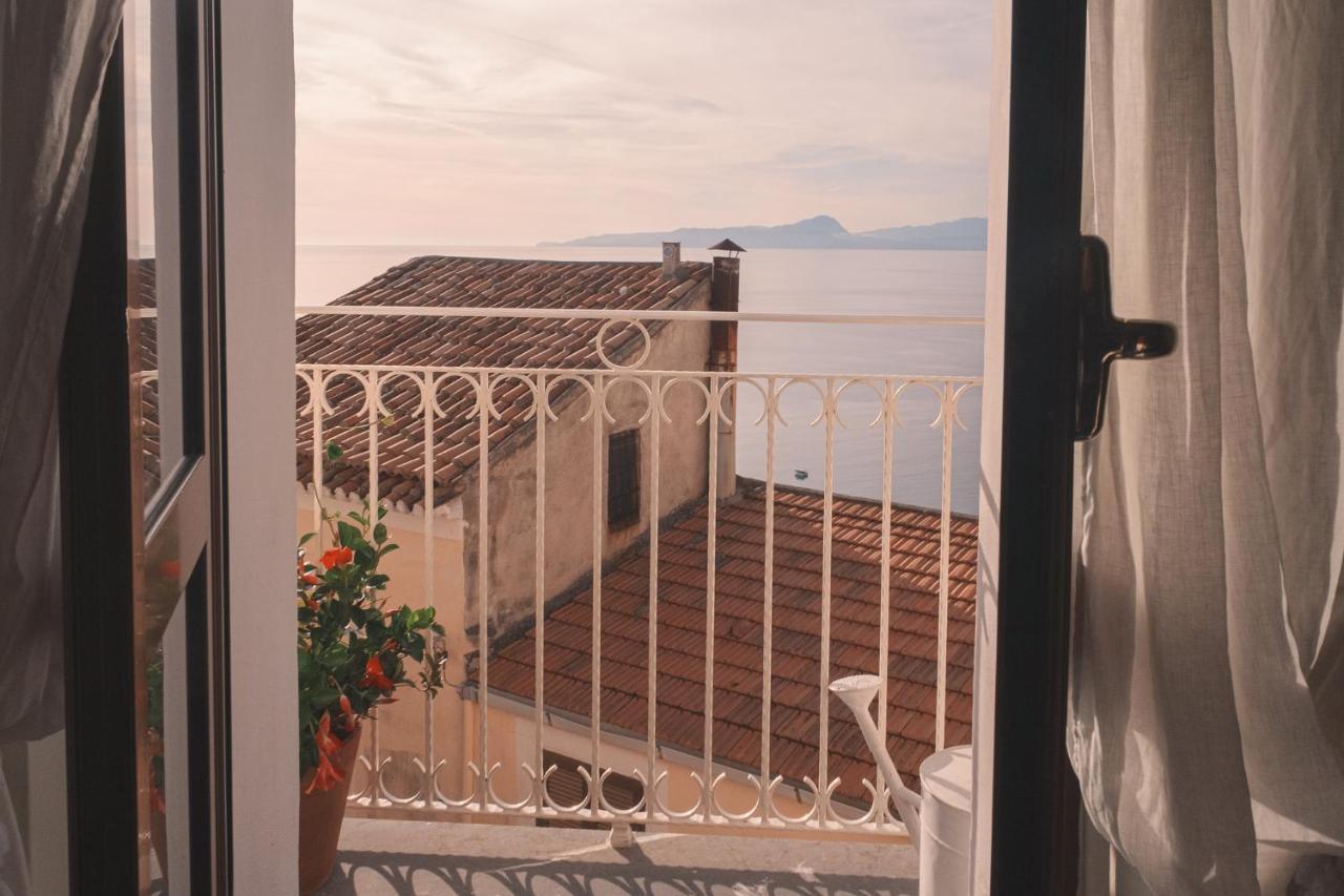 산 니콜라 아르첼라 La Casa Nel Borgo B&B 외부 사진