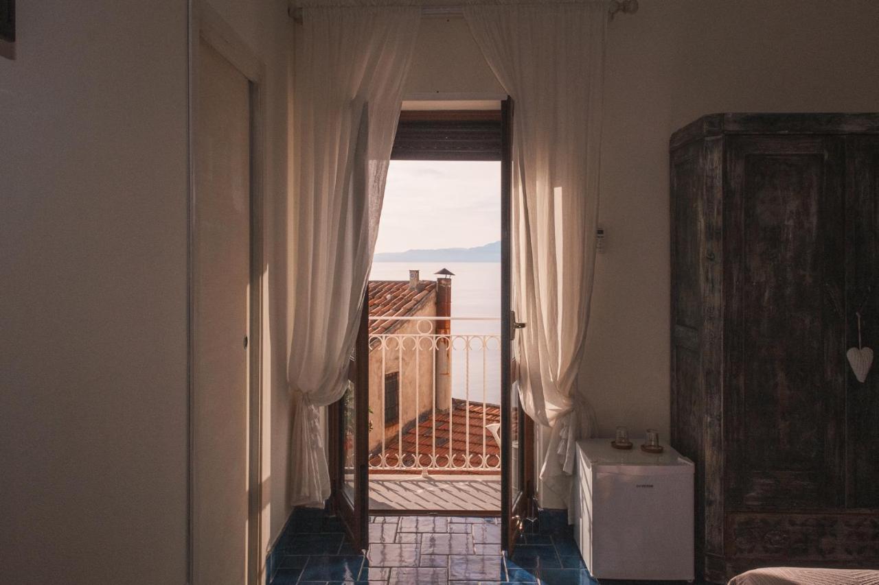 산 니콜라 아르첼라 La Casa Nel Borgo B&B 외부 사진